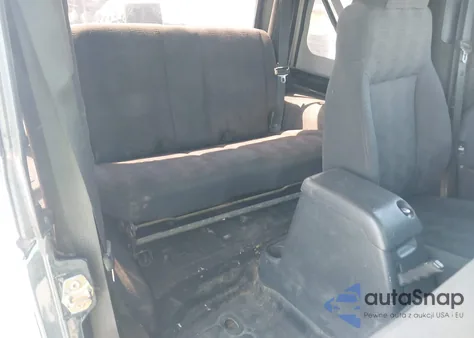 2005 Jeep Wrangler X z USA, uszkodzony, nr VIN 1J4FA39SX5P340004